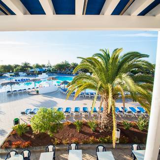 TERRASSE SOLARIUM Hôtel HL Río Playa Blanca**** Lanzarote TERRASSE SOLARIUM Hôtel HL Río Playa Blanca**** Lanzarote