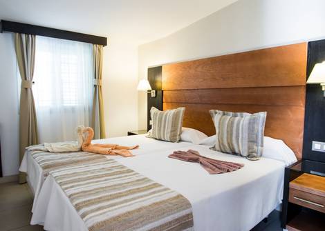 ROMANTIK SUITE Hôtel HL Miraflor Suites**** en Gran Canaria ROMANTIK SUITE Hôtel HL Miraflor Suites**** en Gran Canaria