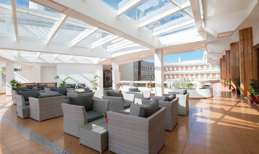 Terrace Hôtel HL Suitehotel Playa del Ingles**** Gran Canaria