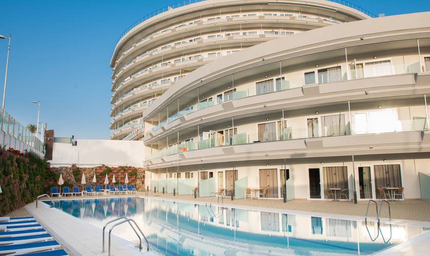 Semiolimpic swimming pool Hôtel HL Suitehotel Playa del Ingles**** Gran Canaria