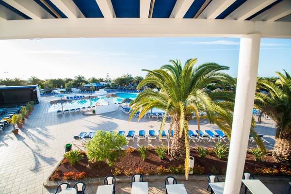 TERRASSE SOLARIUM Hôtel HL Río Playa Blanca**** Lanzarote TERRASSE SOLARIUM Hôtel HL Río Playa Blanca**** Lanzarote