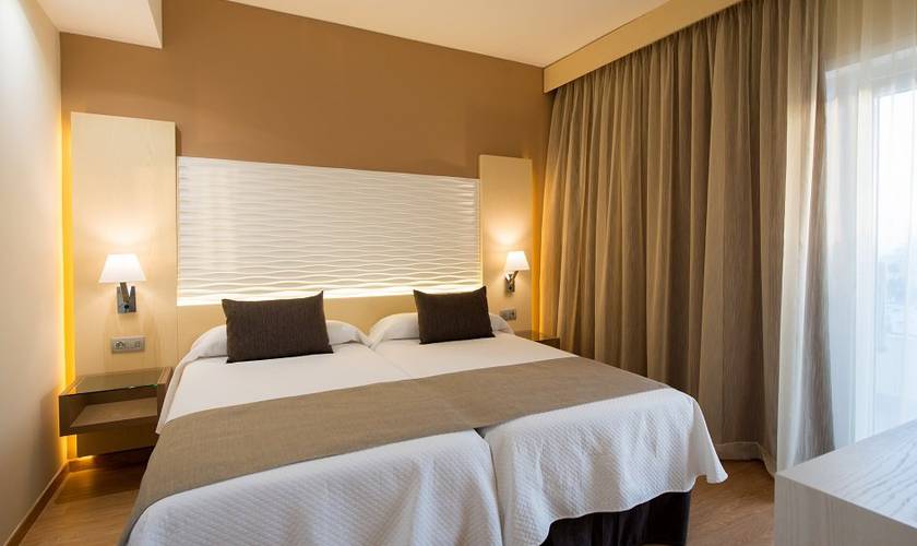 Bedroom suite Hôtel HL Suitehotel Playa del Ingles**** Gran Canaria
