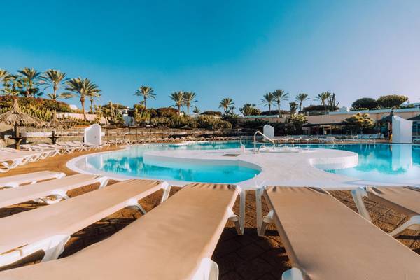 Piscine extérieure Hôtel HL Club Playa Blanca**** en Lanzarote