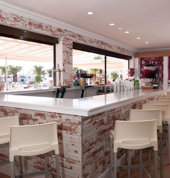 Bar de la piscine Hôtel HL Río Playa Blanca**** Lanzarote Bar de la piscine Hôtel HL Río Playa Blanca**** Lanzarote