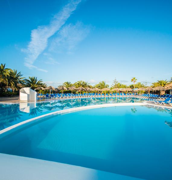 Piscines Hôtel HL Río Playa Blanca**** Lanzarote Piscines Hôtel HL Río Playa Blanca**** Lanzarote